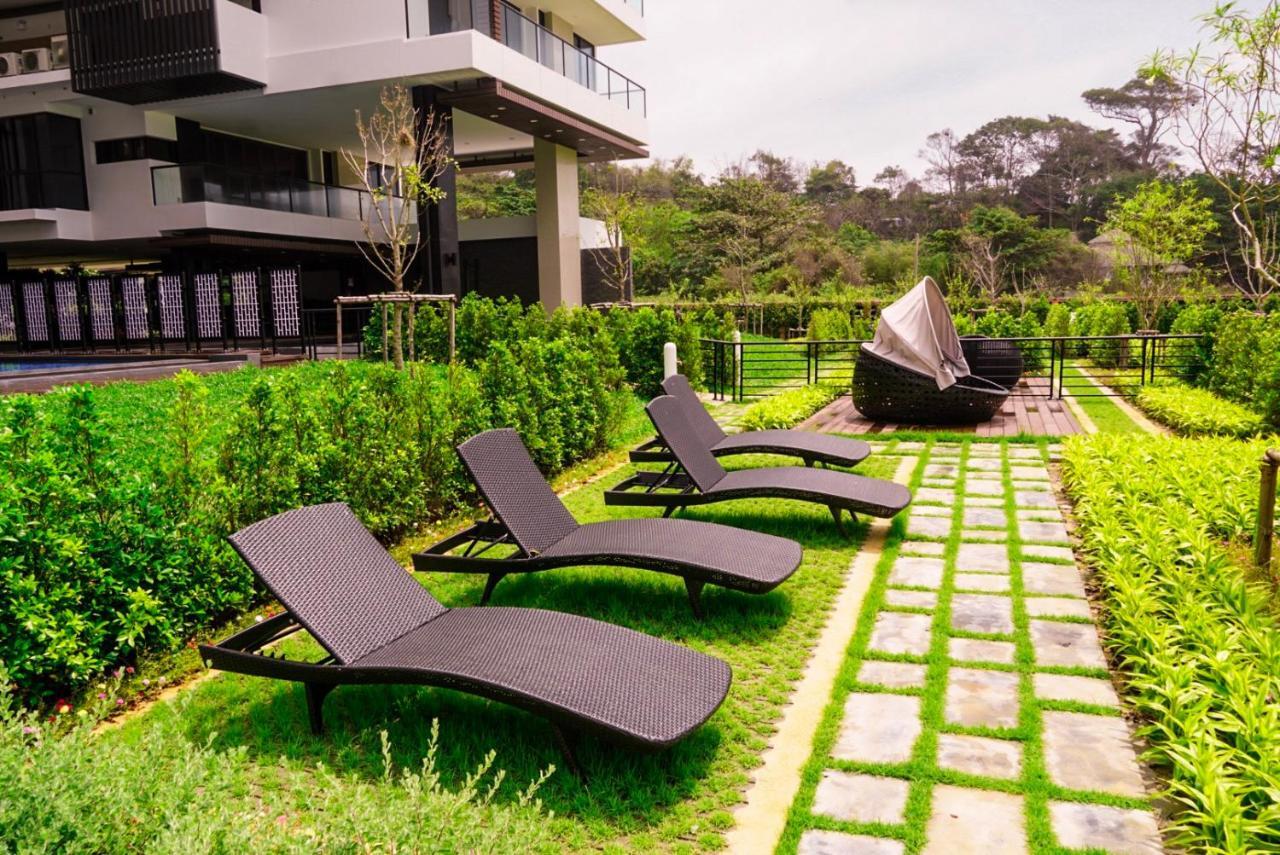 Beachfront Executive Studio Mae Phim Rayong Exterior foto